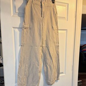 women’s linen pants. Lightweight and very cute. Perfect for spring or summer!